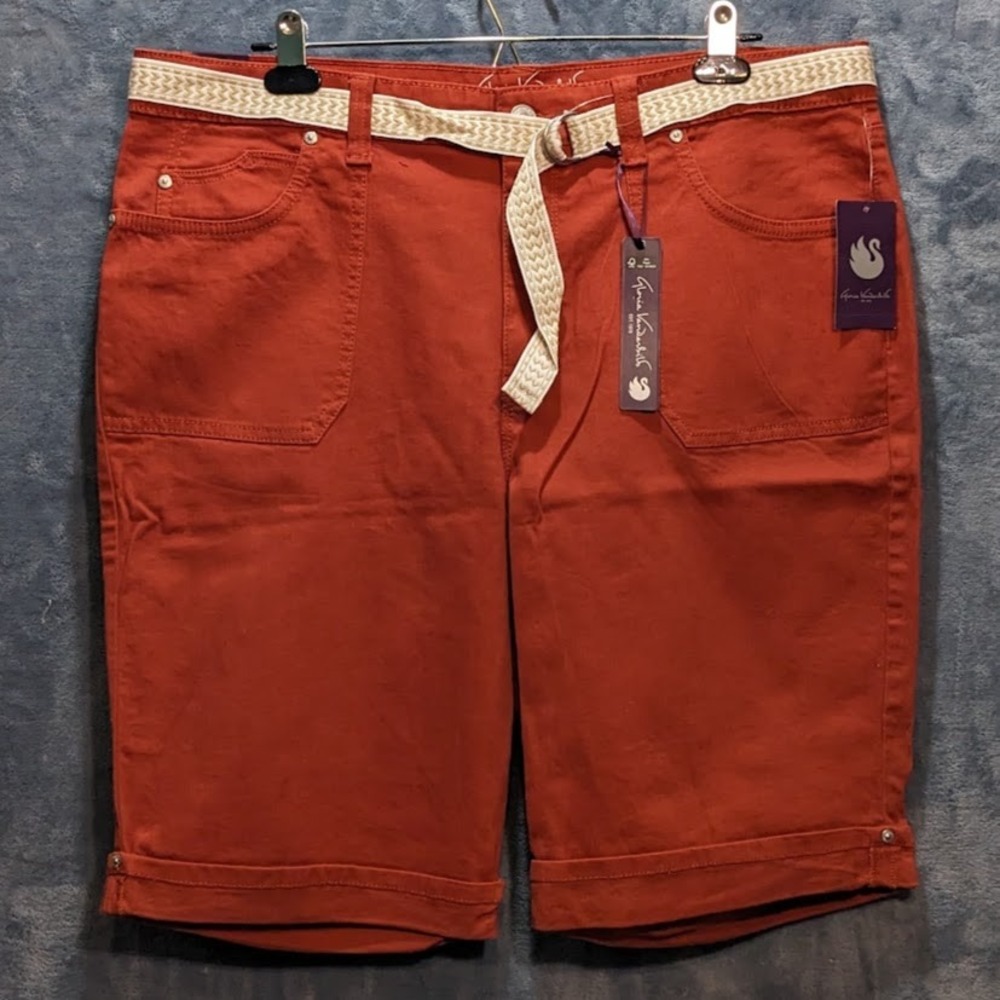 Gloria Vanderbilt Mia Belted Bermuda Shorts Barn Red Womens Sz 18 NWT